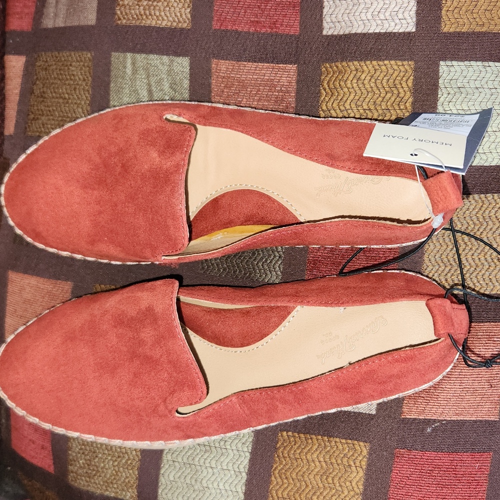 Universal Thread Shoes - Picture 5 of 10